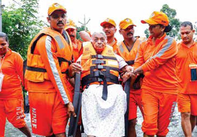 ചേർത്തണച്ച് സർക്കാർ; മഴക്കലിയിൽ പതറാതെ നാട്…